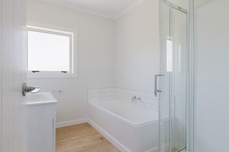 Photo of property in 28 Tama Road, Riversdale Beach, Masterton, 5872