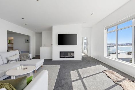 Photo of property in 277 Queens Drive, Lyall Bay, Wellington, 6022