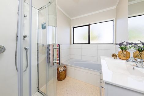 Photo of property in 104a Vine Street, Mangere East, Auckland, 2024