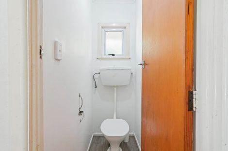 Photo of property in 1/9 Moana Avenue, Belmont, Auckland, 0622