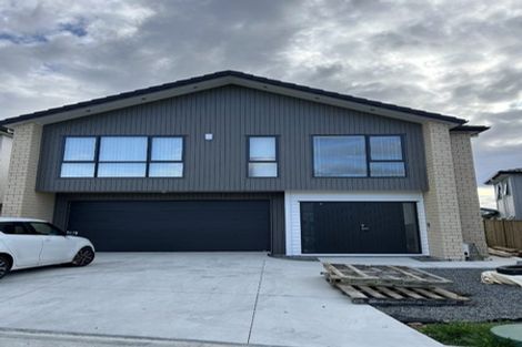 Photo of property in 28 Ballyalton Crescent, Flat Bush, 2019