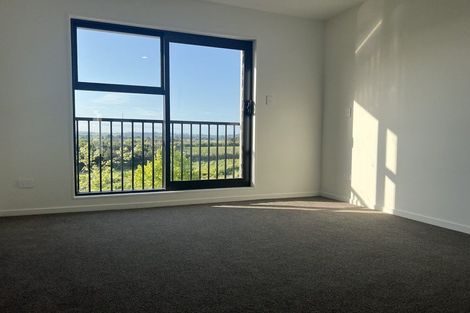 Photo of property in 5 Falcon Crescent, Hobsonville, Auckland, 0618