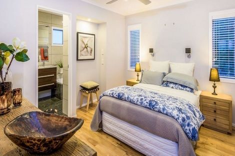 Photo of property in 27 Lagoon Way, West Harbour, Auckland, 0618