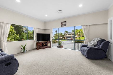 Photo of property in 16 Sherwood Grove, Northcross, Auckland, 0630