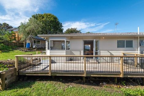 Photo of property in 2/31 Sispara Place, Beach Haven, Auckland, 0626