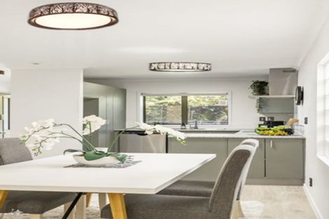 Photo of property in 27 Verdale Circle, Glen Eden, Auckland, 0602