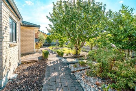 Photo of property in 98 Rototuna Road, Rototuna, Hamilton, 3210
