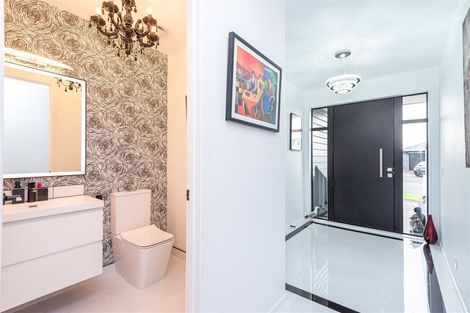 Photo of property in 5 Evelyn Crescent, Marshland, Christchurch, 8083