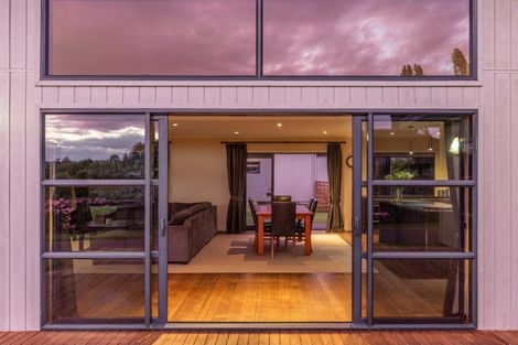 Photo of property in 108 Kinloch Road, Kinloch, Taupo, 3377