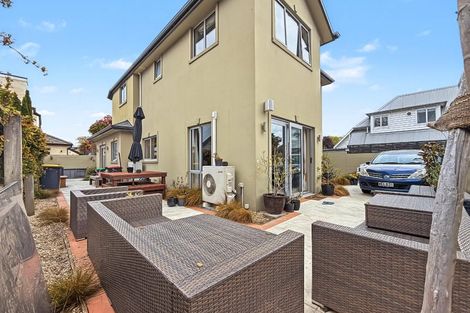 Photo of property in 38 Aikmans Road, Merivale, Christchurch, 8014