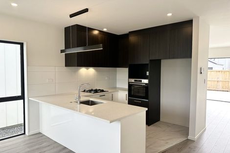 Photo of property in 137 Grove Road, Papakura, 2110