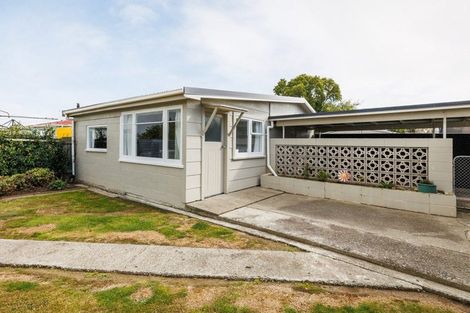 Photo of property in 4 Ellesmere Crescent, Highbury, Palmerston North, 4412