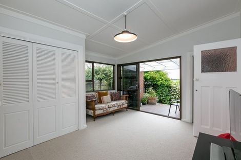 Photo of property in 34 Fitzroy Road, Bluff Hill, Napier, 4110
