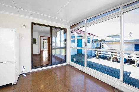 Photo of property in 62 Lismore Street, Merrilands, New Plymouth, 4312