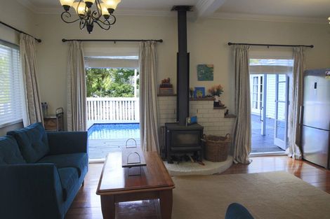 Photo of property in 1 Churchouse Road, Greenhithe, Auckland, 0632