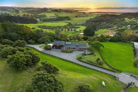 Photo of property in 131 Oyster Point Road, Kaukapakapa, Warkworth, 0984