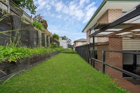 Photo of property in 56 Claverdon Drive, Massey, Auckland, 0614
