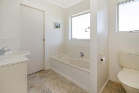 Photo of property in 24 Brookesmith Drive, Waiuku, 2123