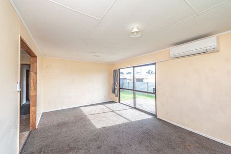 Photo of property in 35 Carson Street, Castlecliff, Whanganui, 4501