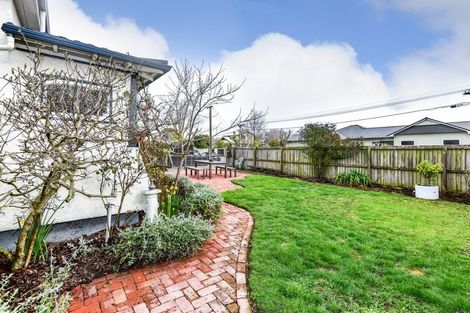Photo of property in 1/96 Somerfield Street, Somerfield, Christchurch, 8024