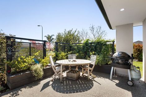 Photo of property in 2 Tranquil Grove, Omokoroa, 3114