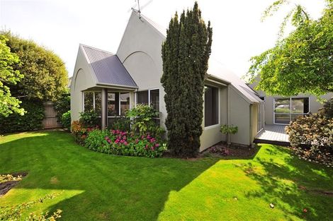 Photo of property in 29 Brockhall Lane, Avonhead, Christchurch, 8042