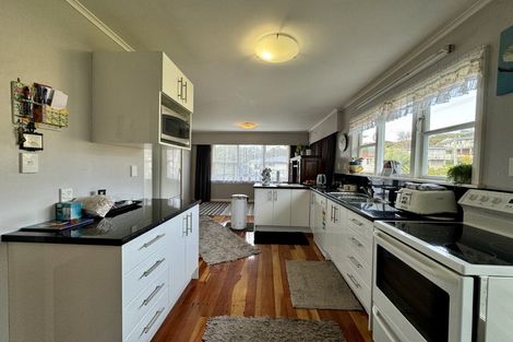 Photo of property in 16 Ernest Street, Ranui, Porirua, 5024