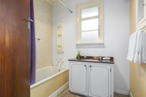 Photo of property in 35 Bradford Street, Bradford, Dunedin, 9011