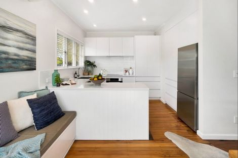 Photo of property in 43b Walmer Road, Point Chevalier, Auckland, 1022