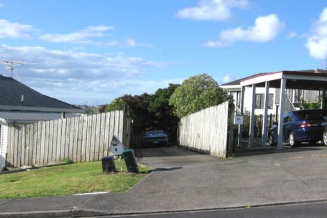Photo of property in 1/6 Grenadine Place, Unsworth Heights, Auckland, 0632