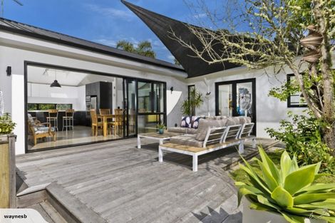 Photo of property in 1 View Road, Campbells Bay, Auckland, 0630
