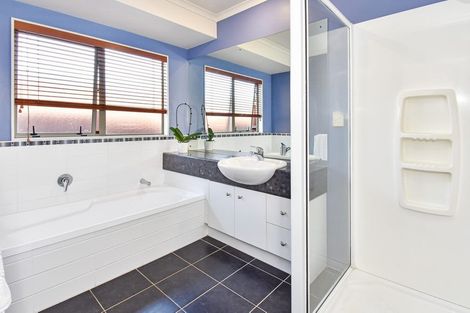 Photo of property in 217 Carnoustie Drive, Wattle Downs, Auckland, 2103