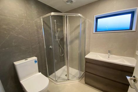 Photo of property in 2/7g Newelm Lane, Flat Bush, Auckland, 2019