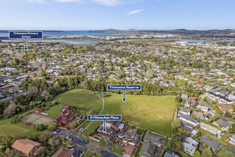 Photo of property in 2/9 Milwaukee Place, Glendene, Auckland, 0602