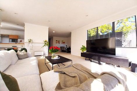 Photo of property in 5 Canterbury Park Lane, Ellerslie, Auckland, 1051