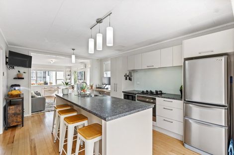 Photo of property in 2/71 Saddleback Rise, Murrays Bay, Auckland, 0630