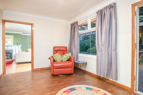 Photo of property in 98 Kauri Point Road, Laingholm, Auckland, 0604