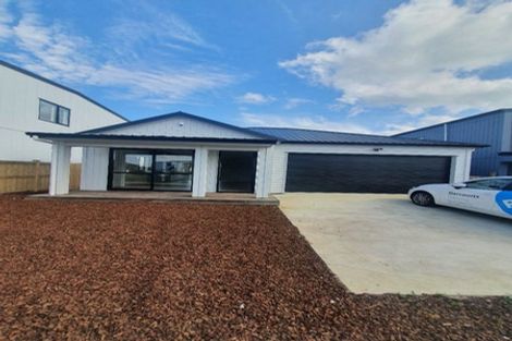Photo of property in 12 Weri Road, Karaka, Papakura, 2113