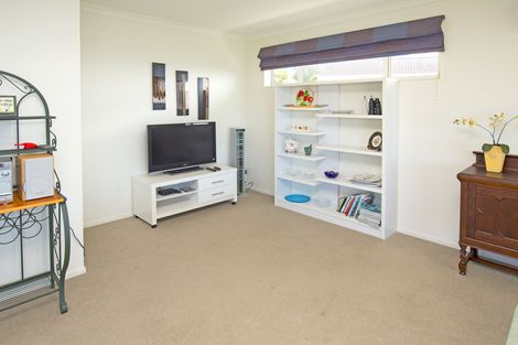 Photo of property in 150 Pacific Parade, Army Bay, Whangaparaoa, 0930