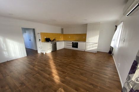 Photo of property in 2/2 Aotea Road, Glen Eden, Auckland, 0602