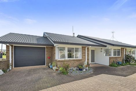 Photo of property in 2/492 Otumoetai Road, Otumoetai, Tauranga, 3110