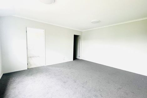 Photo of property in 6a Melleray Place, Randwick Park, Auckland, 2105