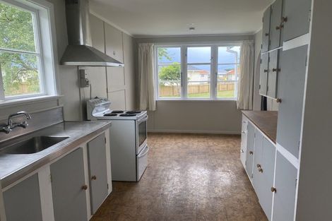 Photo of property in 11 Goldsmith Crescent, Levin, 5510