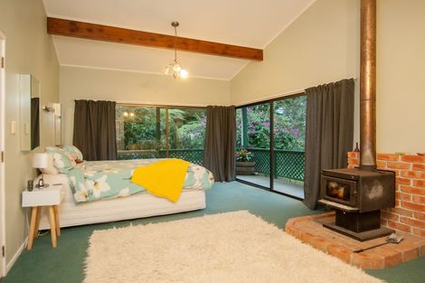 Photo of property in 98 Kauri Point Road, Laingholm, Auckland, 0604
