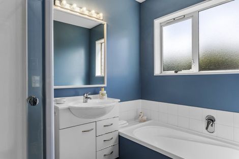 Photo of property in 2 Gerald Beattie Lane, Rangiora, 7400