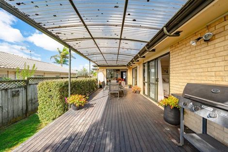 Photo of property in 33 Ruze Vida Drive, Massey, Auckland, 0614