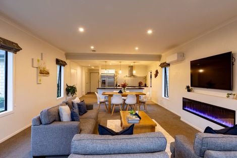 Photo of property in 35 Plescher Crescent, Leamington, Cambridge, 3432