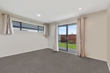 Photo of property in 72 Shillingford Boulevard, Rolleston, 7615