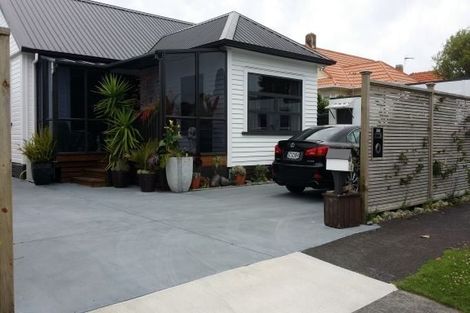 Photo of property in 17 Clinton Street, Fitzroy, New Plymouth, 4312