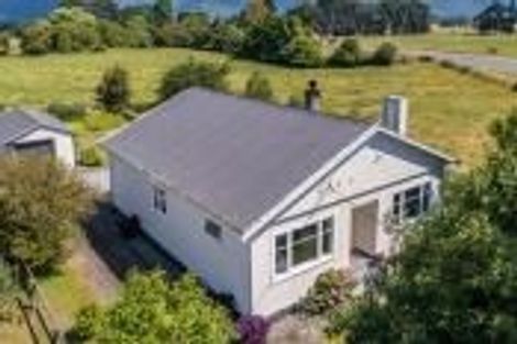 Photo of property in 4 South Featherston Road, South Featherston, Featherston, 5771
